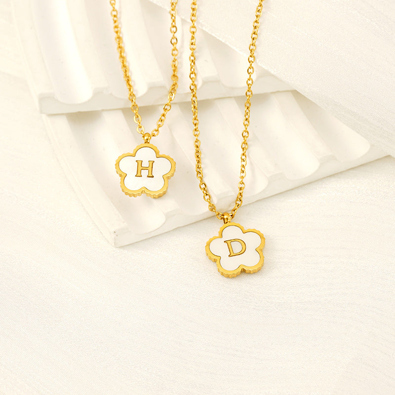 Titanium Steel Five-Petal Flower 18K 26-Letter Shell Pendant Necklace Personalized Initial A B C D Jewelry