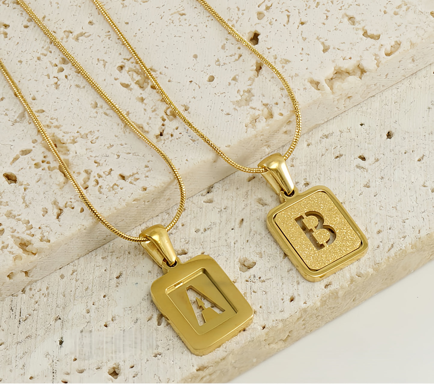 Personalized 18K Titanium Steel Letter Pendant Necklace Elegant Snake Bone Chain Sandblasted Finish Fashion Accessory