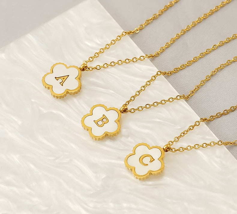 Titanium Steel Five-Petal Flower 18K 26-Letter Shell Pendant Necklace Personalized Initial A B C D Jewelry