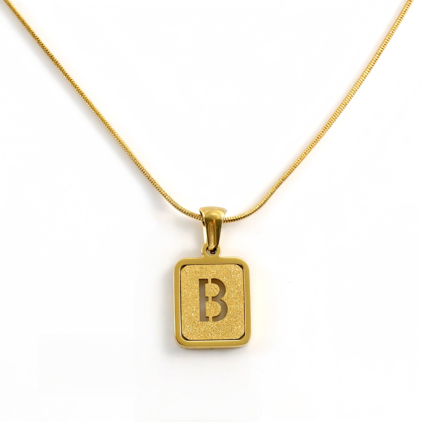 Personalized 18K Titanium Steel Letter Pendant Necklace Elegant Snake Bone Chain Sandblasted Finish Fashion Accessory