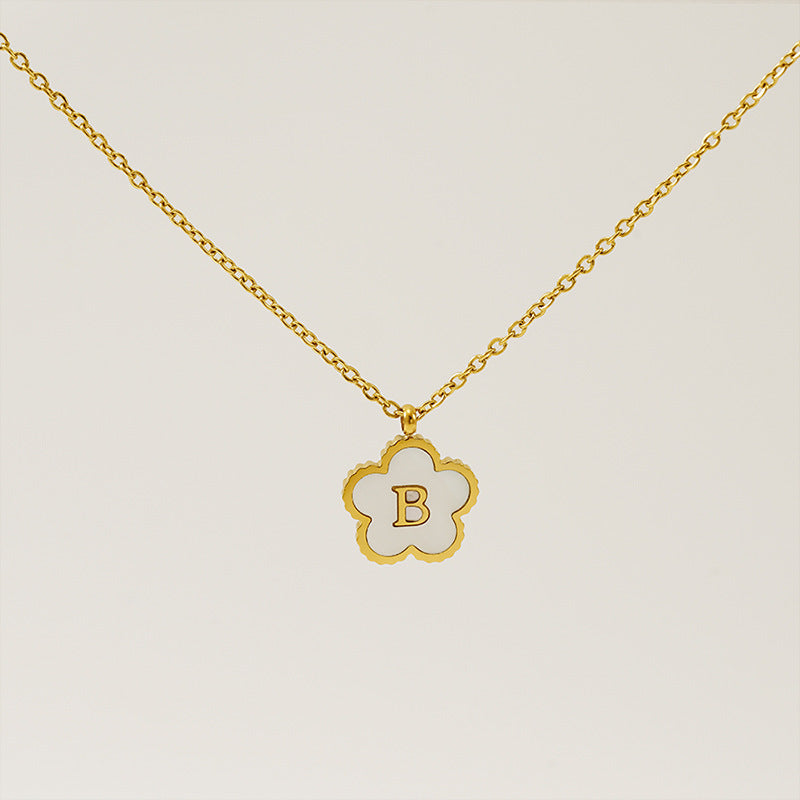 Titanium Steel Five-Petal Flower 18K 26-Letter Shell Pendant Necklace Personalized Initial A B C D Jewelry