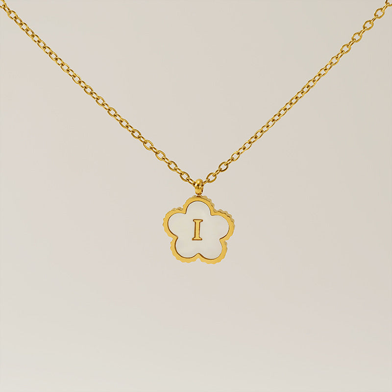 Titanium Steel Five-Petal Flower 18K 26-Letter Shell Pendant Necklace Personalized Initial A B C D Jewelry