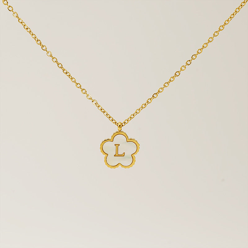 Titanium Steel Five-Petal Flower 18K 26-Letter Shell Pendant Necklace Personalized Initial A B C D Jewelry