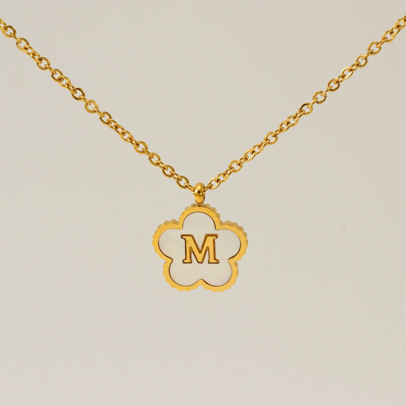 Titanium Steel Five-Petal Flower 18K 26-Letter Shell Pendant Necklace Personalized Initial A B C D Jewelry