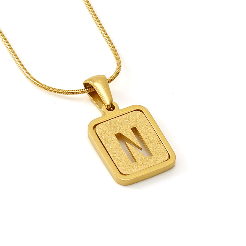 Personalized 18K Titanium Steel Letter Pendant Necklace Elegant Snake Bone Chain Sandblasted Finish Fashion Accessory