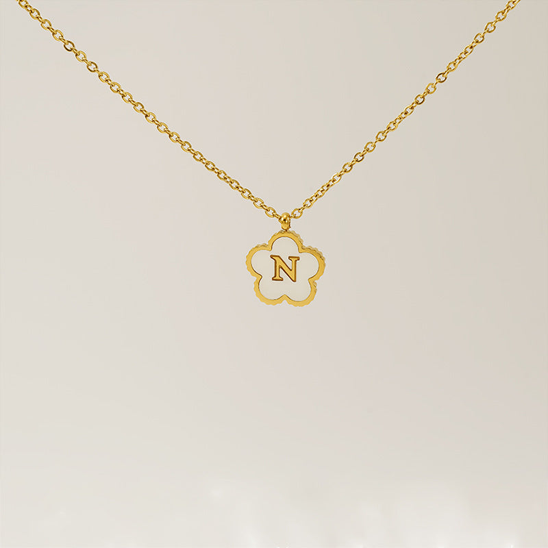 Titanium Steel Five-Petal Flower 18K 26-Letter Shell Pendant Necklace Personalized Initial A B C D Jewelry