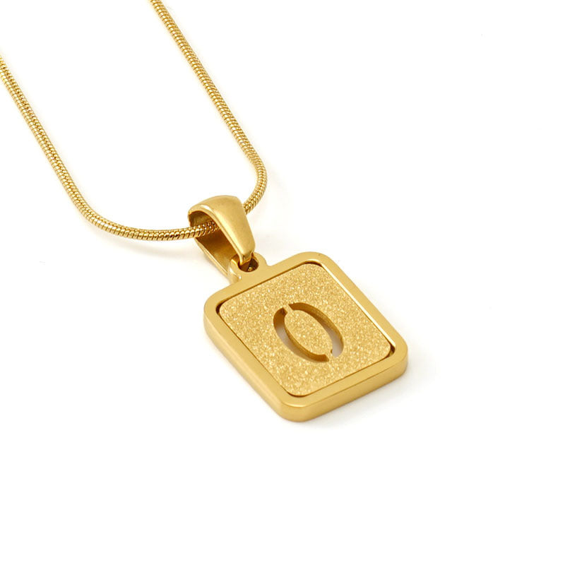Personalized 18K Titanium Steel Letter Pendant Necklace Elegant Snake Bone Chain Sandblasted Finish Fashion Accessory