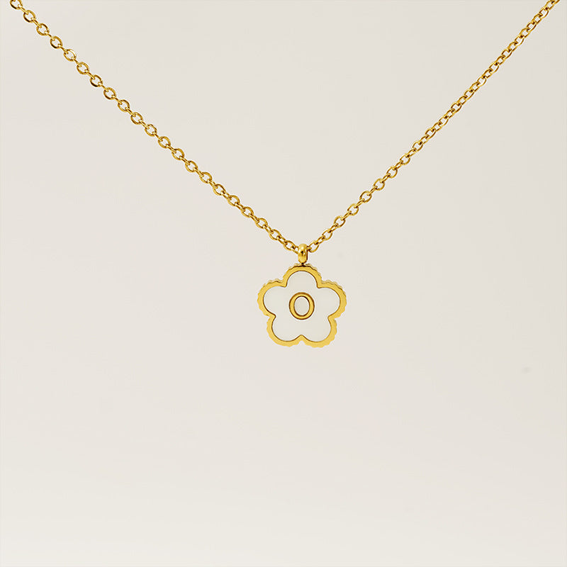 Titanium Steel Five-Petal Flower 18K 26-Letter Shell Pendant Necklace Personalized Initial A B C D Jewelry