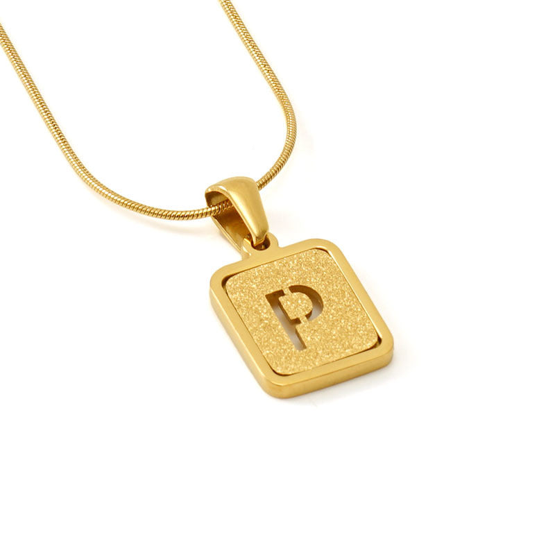 Personalized 18K Titanium Steel Letter Pendant Necklace Elegant Snake Bone Chain Sandblasted Finish Fashion Accessory