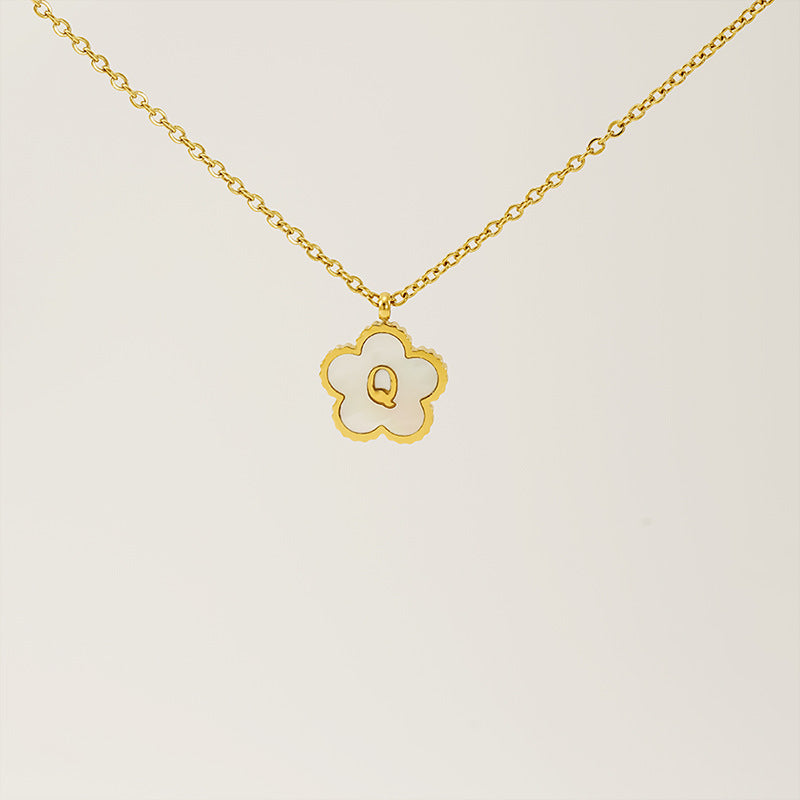 Titanium Steel Five-Petal Flower 18K 26-Letter Shell Pendant Necklace Personalized Initial A B C D Jewelry