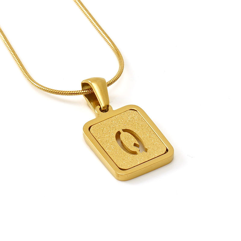 Personalized 18K Titanium Steel Letter Pendant Necklace Elegant Snake Bone Chain Sandblasted Finish Fashion Accessory