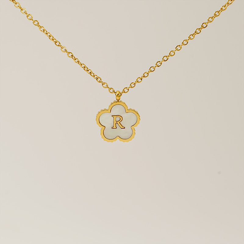 Titanium Steel Five-Petal Flower 18K 26-Letter Shell Pendant Necklace Personalized Initial A B C D Jewelry