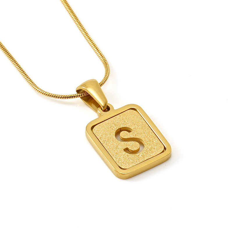 Personalized 18K Titanium Steel Letter Pendant Necklace Elegant Snake Bone Chain Sandblasted Finish Fashion Accessory