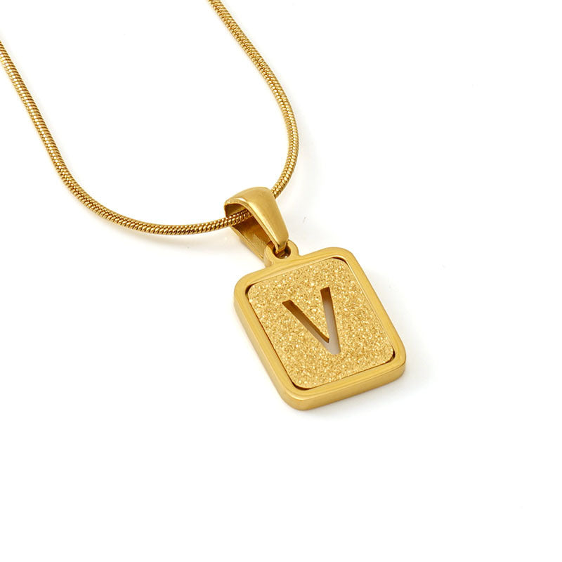 Personalized 18K Titanium Steel Letter Pendant Necklace Elegant Snake Bone Chain Sandblasted Finish Fashion Accessory