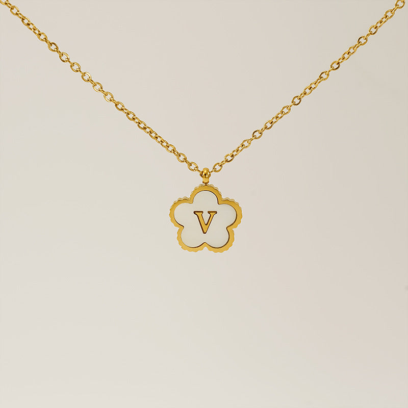 Titanium Steel Five-Petal Flower 18K 26-Letter Shell Pendant Necklace Personalized Initial A B C D Jewelry