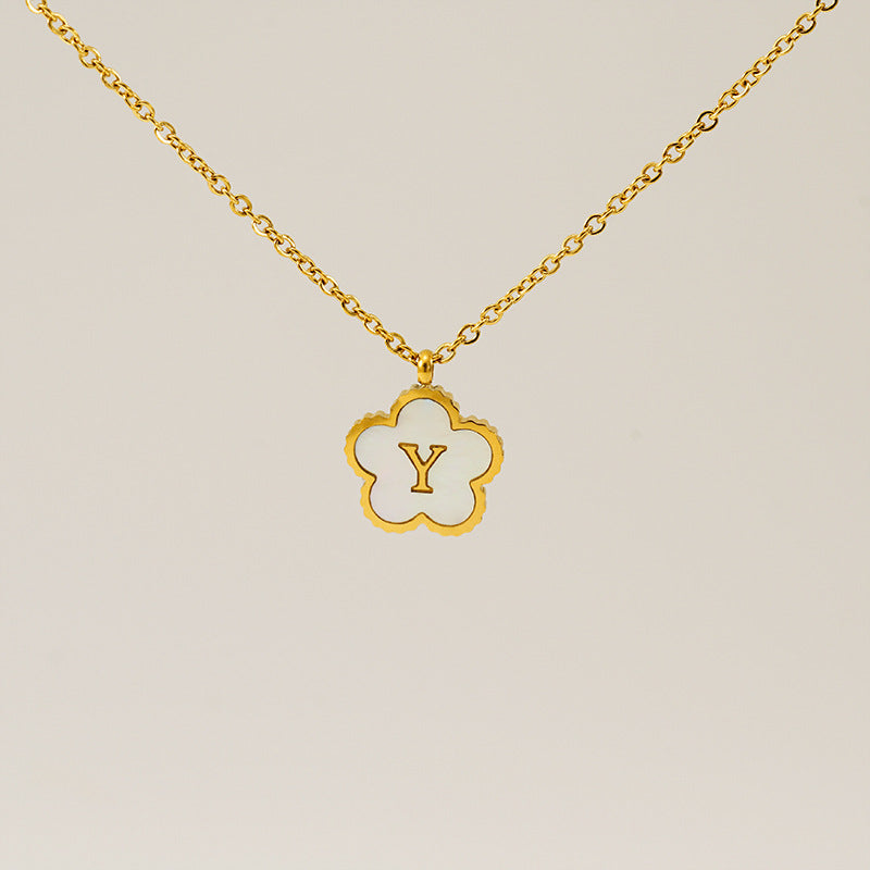 Titanium Steel Five-Petal Flower 18K 26-Letter Shell Pendant Necklace Personalized Initial A B C D Jewelry