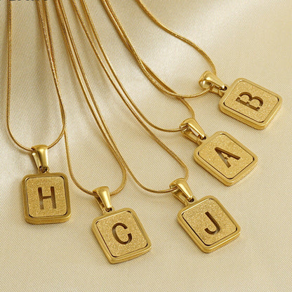Personalized 18K Titanium Steel Letter Pendant Necklace Elegant Snake Bone Chain Sandblasted Finish Fashion Accessory