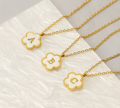 Titanium Steel Five-Petal Flower 18K 26-Letter Shell Pendant Necklace Personalized Initial A B C D Jewelry