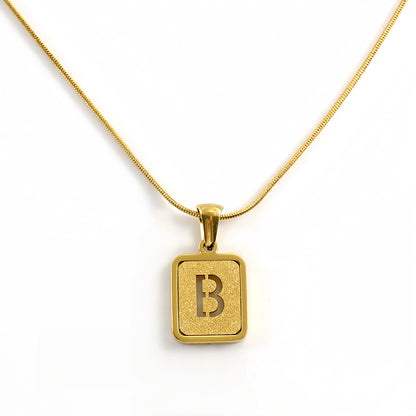 Personalized 18K Titanium Steel Letter Pendant Necklace Elegant Snake Bone Chain Sandblasted Finish Fashion Accessory