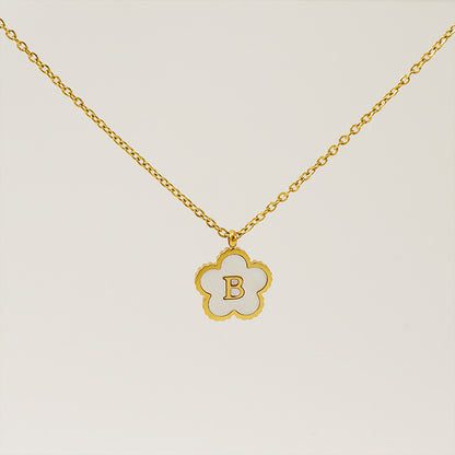 Titanium Steel Five-Petal Flower 18K 26-Letter Shell Pendant Necklace Personalized Initial A B C D Jewelry