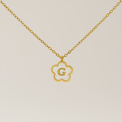 Titanium Steel Five-Petal Flower 18K 26-Letter Shell Pendant Necklace Personalized Initial A B C D Jewelry