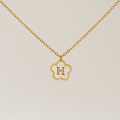 Titanium Steel Five-Petal Flower 18K 26-Letter Shell Pendant Necklace Personalized Initial A B C D Jewelry