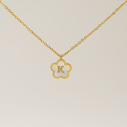 Titanium Steel Five-Petal Flower 18K 26-Letter Shell Pendant Necklace Personalized Initial A B C D Jewelry