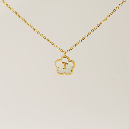 Titanium Steel Five-Petal Flower 18K 26-Letter Shell Pendant Necklace Personalized Initial A B C D Jewelry