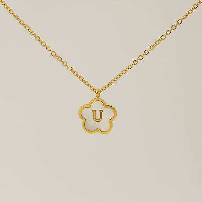 Titanium Steel Five-Petal Flower 18K 26-Letter Shell Pendant Necklace Personalized Initial A B C D Jewelry