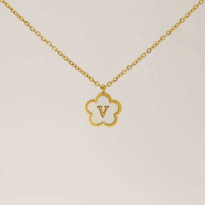 Titanium Steel Five-Petal Flower 18K 26-Letter Shell Pendant Necklace Personalized Initial A B C D Jewelry