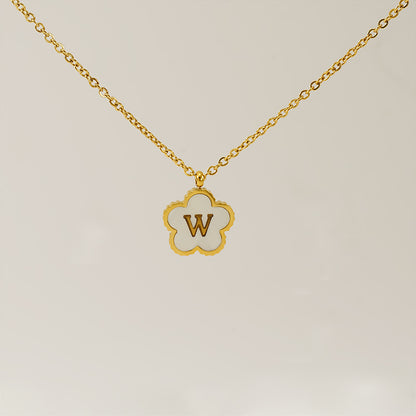 Titanium Steel Five-Petal Flower 18K 26-Letter Shell Pendant Necklace Personalized Initial A B C D Jewelry