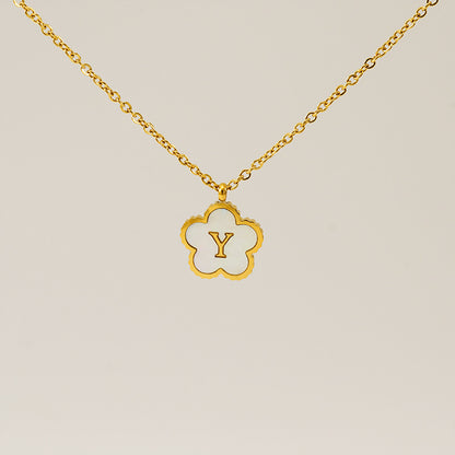 Titanium Steel Five-Petal Flower 18K 26-Letter Shell Pendant Necklace Personalized Initial A B C D Jewelry