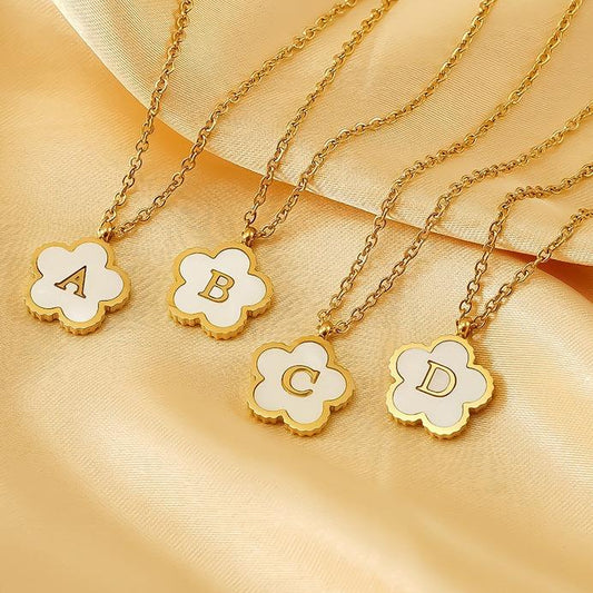 Titanium Steel Five-Petal Flower 18K 26-Letter Shell Pendant Necklace Personalized Initial A B C D Jewelry
